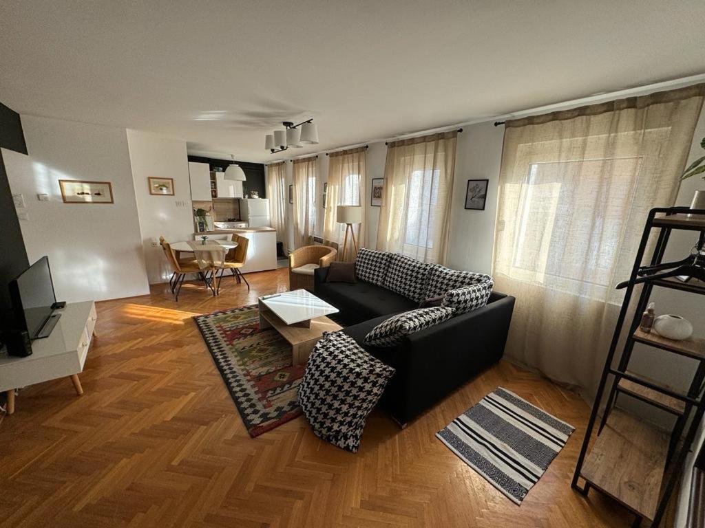 Layla'S Home Free Parking Sarajevo Ngoại thất bức ảnh
